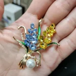 Beaut&Berry Ear of Wheat Brooches for Women Rhinestone Blue and Yellow Plant Pins 5-Color Unisex Casual Accessories Gifts photo review