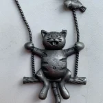 Beaut&Berry Trendy Retro Swing Cat Brooches Unisex 3-color Small Animal Pins Jewelry Accessories Gifts photo review