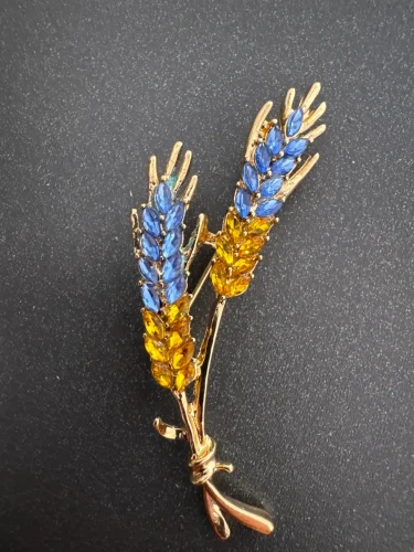 Beaut&Berry Trendy Ear of Wheat Brooches for Women Rhinestone Blue and Yellow Plant Pins 5-Color Unisex Casual Accessories Gifts photo review