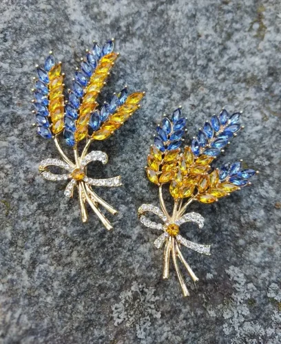 New Three head Rhinestone Ear of Wheat Brooches for Women Unisex Botanical Pins 2-color Available Casual Party Accessories Gifts photo review