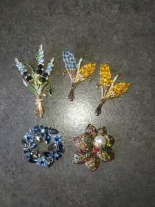 New Sparkling Rhinestone Ear of Wheat Brooches for Women Unisex Plant Pins 4-color Available Casual Party Accessories Gifts photo review