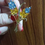 New Sparkling Rhinestone Ear of Wheat Brooches for Women Unisex Plant Pins 4-color Available Casual Party Accessories Gifts photo review