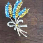 New Three head Rhinestone Ear of Wheat Brooches for Women Unisex Botanical Pins 2-color Available Casual Party Accessories Gifts photo review