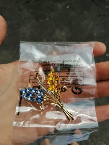 New Sparkling Rhinestone Ear of Wheat Brooches for Women Unisex Plant Pins 4-color Available Casual Party Accessories Gifts photo review