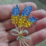 New Three head Rhinestone Ear of Wheat Brooches for Women Unisex Botanical Pins 2-color Available Casual Party Accessories Gifts photo review