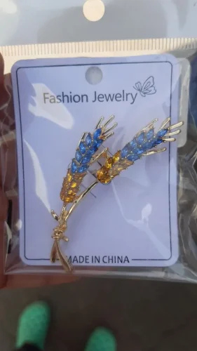 Beaut&Berry Trendy Ear of Wheat Brooches for Women Rhinestone Blue and Yellow Plant Pins 5-Color Unisex Casual Accessories Gifts photo review