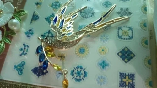 Beaut&Berry Sparkling Peace Dove Brooch for Women Rhinestone Ear of Wheat Pin Ukraine Casual Accessory Gift photo review