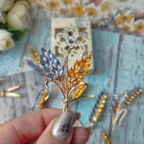 New Sparkling Rhinestone Ear of Wheat Brooches for Women Unisex Plant Pins 4-color Available Casual Party Accessories Gifts photo review