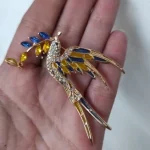 Beaut&Berry Sparkling Peace Dove Brooch for Women Rhinestone Ear of Wheat Pin Ukraine Casual Accessory Gift photo review