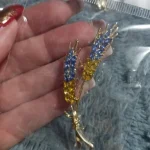 Beaut&Berry Ear of Wheat Brooches for Women Rhinestone Blue and Yellow Plant Pins 5-Color Unisex Casual Accessories Gifts photo review