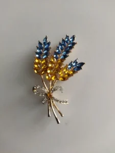 New Three head Rhinestone Ear of Wheat Brooches for Women Unisex Botanical Pins 2-color Available Casual Party Accessories Gifts photo review