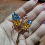 New Sparkling Rhinestone Ear of Wheat Brooches for Women Unisex Plant Pins 4-color Available Casual Party Accessories Gifts photo review