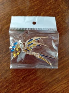 Beaut&Berry Sparkling Peace Dove Brooch for Women Rhinestone Ear of Wheat Pin Ukraine Casual Accessory Gift photo review