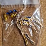 Beaut&Berry Sparkling Peace Dove Brooch for Women Rhinestone Ear of Wheat Pin Ukraine Casual Accessory Gift photo review