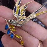 Beaut&Berry Sparkling Peace Dove Brooch for Women Rhinestone Ear of Wheat Pin Ukraine Casual Accessory Gift photo review