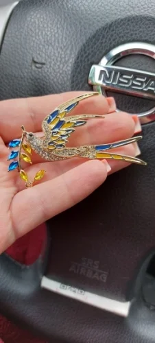 Beaut&Berry Sparkling Peace Dove Brooch for Women Rhinestone Ear of Wheat Pin Ukraine Casual Accessory Gift photo review