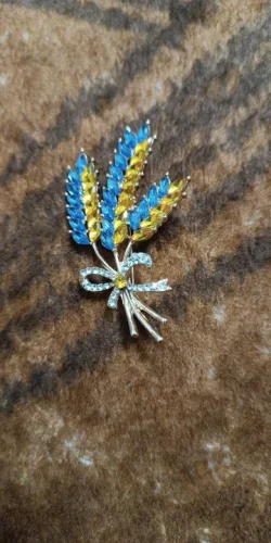 New Three head Rhinestone Ear of Wheat Brooches for Women Unisex Botanical Pins 2-color Available Casual Party Accessories Gifts photo review