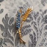 Beaut&Berry Ear of Wheat Brooches for Women Rhinestone Blue and Yellow Plant Pins 5-Color Unisex Casual Accessories Gifts photo review