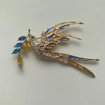 Beaut&Berry Sparkling Peace Dove Brooch for Women Rhinestone Ear of Wheat Pin Ukraine Casual Accessory Gift photo review