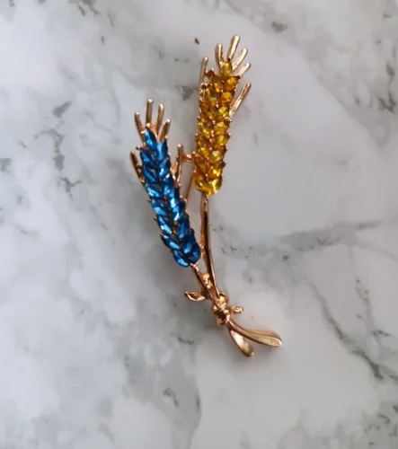 Beaut&Berry Ear of Wheat Brooches for Women Rhinestone Blue and Yellow Plant Pins 5-Color Unisex Casual Accessories Gifts photo review