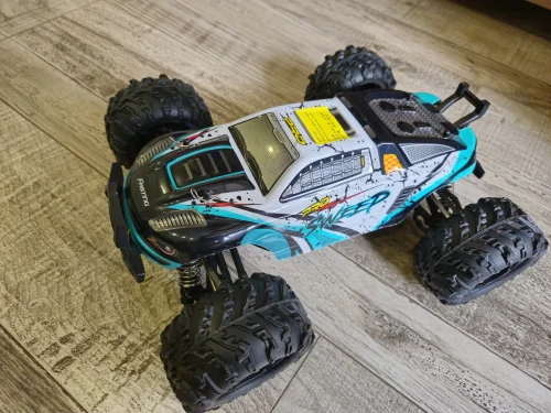 1:16 70KM/H 4WD RC Car With Led Lights 2.4G Radio High Speed Brushless Motor Remote Control Off-Road Cars for Children toys photo review