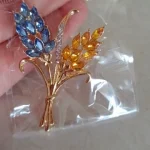 New Sparkling Rhinestone Ear of Wheat Brooches for Women Unisex Plant Pins 4-color Available Casual Party Accessories Gifts photo review