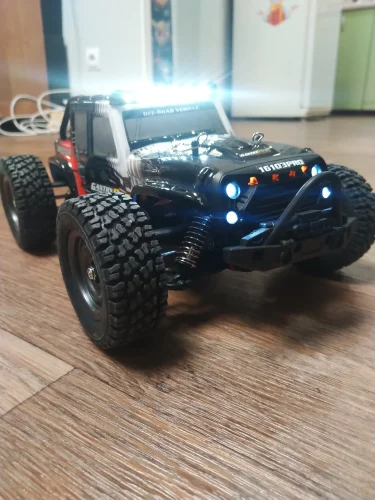 1:16 70KM/H 4WD RC Car With Led Lights 2.4G Radio High Speed Brushless Motor Remote Control Off-Road Cars for Children toys photo review