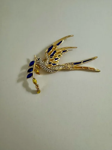 Beaut&Berry Sparkling Peace Dove Brooch for Women Rhinestone Ear of Wheat Pin Ukraine Casual Accessory Gift photo review