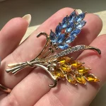 New Sparkling Rhinestone Ear of Wheat Brooches for Women Unisex Plant Pins 4-color Available Casual Party Accessories Gifts photo review