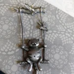 Beaut&Berry Trendy Retro Swing Cat Brooches Unisex 3-color Small Animal Pins Jewelry Accessories Gifts photo review