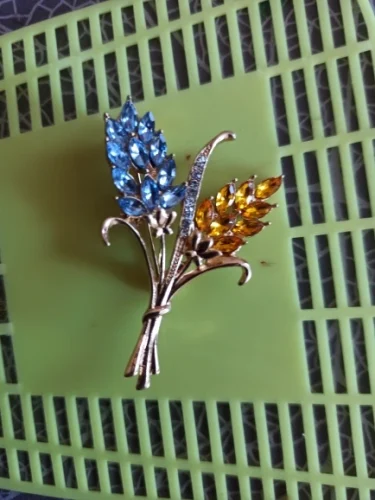 New Sparkling Rhinestone Ear of Wheat Brooches for Women Unisex Plant Pins 4-color Available Casual Party Accessories Gifts photo review