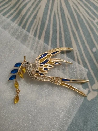 Beaut&Berry Sparkling Peace Dove Brooch for Women Rhinestone Ear of Wheat Pin Ukraine Casual Accessory Gift photo review