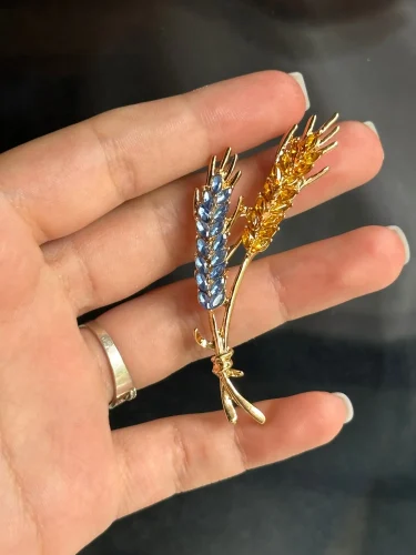 Beaut&Berry Rhinestone Ear of Wheat Brooches for Women Blue and Yellow Plant Pins Unisex Office Party Casual Accessories Gifts photo review