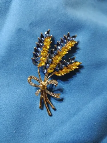 New Three head Rhinestone Ear of Wheat Brooches for Women Unisex Botanical Pins 2-color Available Casual Party Accessories Gifts photo review