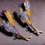 Beaut&Berry Trendy Ear of Wheat Brooches for Women Rhinestone Blue and Yellow Plant Pins 5-Color Unisex Casual Accessories Gifts photo review