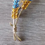 Beaut&Berry Rhinestone Ear of Wheat Brooches for Women Blue and Yellow Plant Pins Unisex Office Party Casual Accessories Gifts photo review