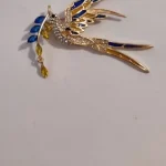 Beaut&Berry Sparkling Peace Dove Brooch for Women Rhinestone Ear of Wheat Pin Ukraine Casual Accessory Gift photo review