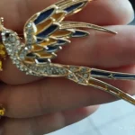 Beaut&Berry Sparkling Peace Dove Brooch for Women Rhinestone Ear of Wheat Pin Ukraine Casual Accessory Gift photo review