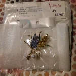 Beaut&Berry Ear of Wheat Brooches for Women Rhinestone Blue and Yellow Plant Pins 5-Color Unisex Casual Accessories Gifts photo review