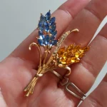 New Sparkling Rhinestone Ear of Wheat Brooches for Women Unisex Plant Pins 4-color Available Casual Party Accessories Gifts photo review