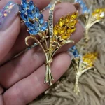 New Sparkling Rhinestone Ear of Wheat Brooches for Women Unisex Plant Pins 4-color Available Casual Party Accessories Gifts photo review