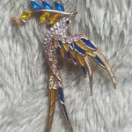 Beaut&Berry Sparkling Peace Dove Brooch for Women Rhinestone Ear of Wheat Pin Ukraine Casual Accessory Gift photo review