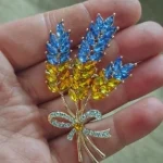 New Three head Rhinestone Ear of Wheat Brooches for Women Unisex Botanical Pins 2-color Available Casual Party Accessories Gifts photo review