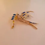 Beaut&Berry Sparkling Peace Dove Brooch for Women Rhinestone Ear of Wheat Pin Ukraine Casual Accessory Gift photo review