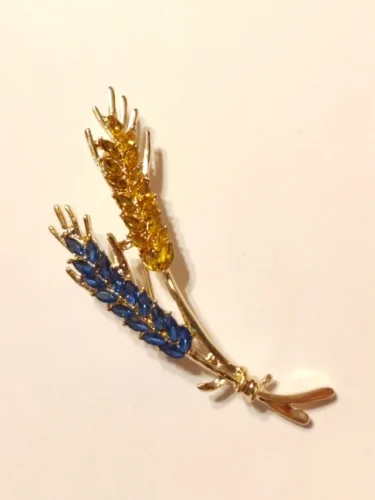 Beaut&Berry Trendy Ear of Wheat Brooches for Women Rhinestone Blue and Yellow Plant Pins 5-Color Unisex Casual Accessories Gifts photo review