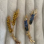 Beaut&Berry Trendy Ear of Wheat Brooches for Women Rhinestone Blue and Yellow Plant Pins 5-Color Unisex Casual Accessories Gifts photo review