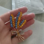 New Three head Rhinestone Ear of Wheat Brooches for Women Unisex Botanical Pins 2-color Available Casual Party Accessories Gifts photo review