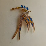 Beaut&Berry Sparkling Peace Dove Brooch for Women Rhinestone Ear of Wheat Pin Ukraine Casual Accessory Gift photo review