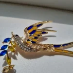 Beaut&Berry Sparkling Peace Dove Brooch for Women Rhinestone Ear of Wheat Pin Ukraine Casual Accessory Gift photo review