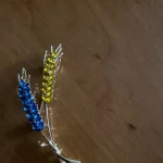 Beaut&Berry Ear of Wheat Brooches for Women Rhinestone Blue and Yellow Plant Pins 5-Color Unisex Casual Accessories Gifts photo review